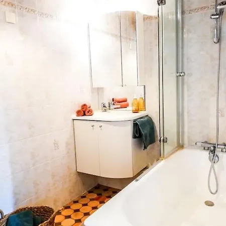 Holiday home Chaumiere Normande Et Sa Dependance, Proche Deauville Et Honfleur 10-12 Pers Quetteville