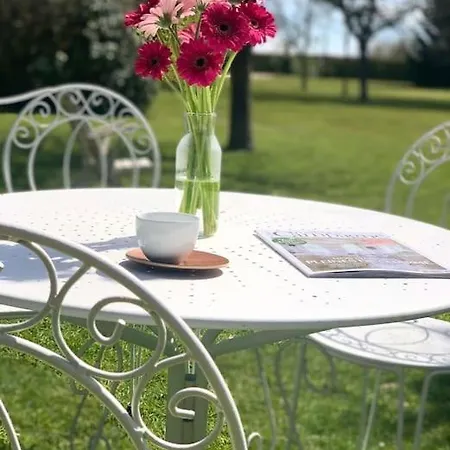 Holiday home Chaumiere Normande Et Sa Dependance, Proche Deauville Et Honfleur 10-12 Pers Quetteville