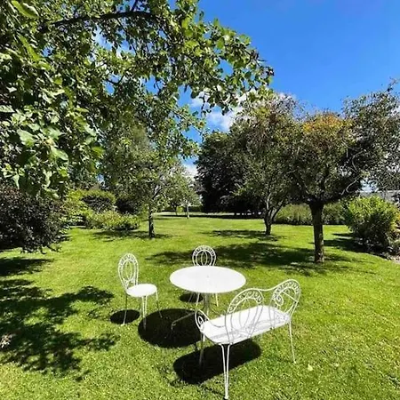 Holiday home Chaumiere Normande Et Sa Dependance, Proche Deauville Et Honfleur 10-12 Pers